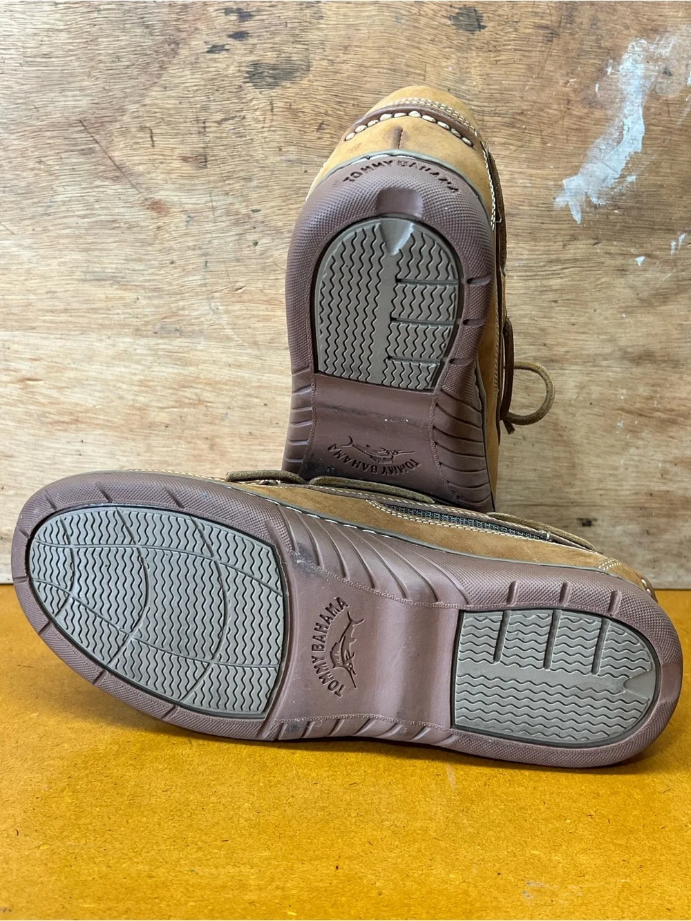 Tommy Bahama Cinnabar TB-340 Leather and Mesh Boat Shoes
